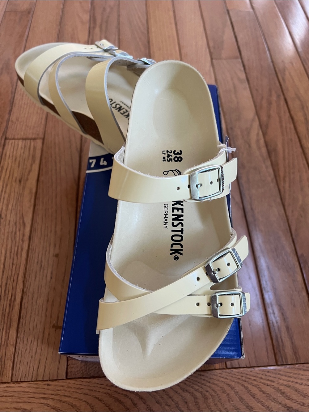Birkenstock women’s Franca Natural Leather Patent sandals